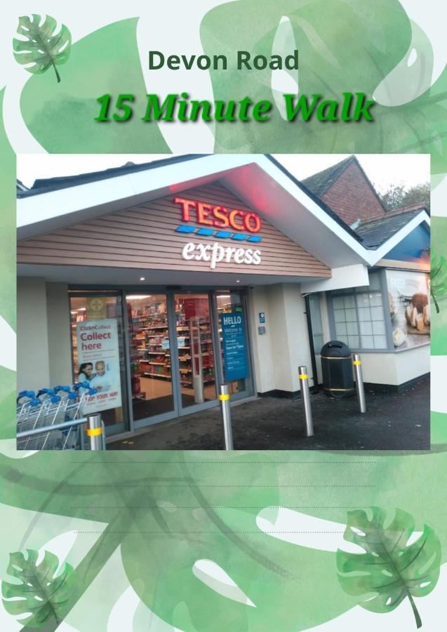 5min Drive To Luton Airport, 2 Train Stations & Motorway - Free Parking - Late Check Out 11am - Quiet & Peaceful Location With A Relaxing Garden - Only 25min Drive To North London - Free Wifi Homestay Luton (Bedfordshire)